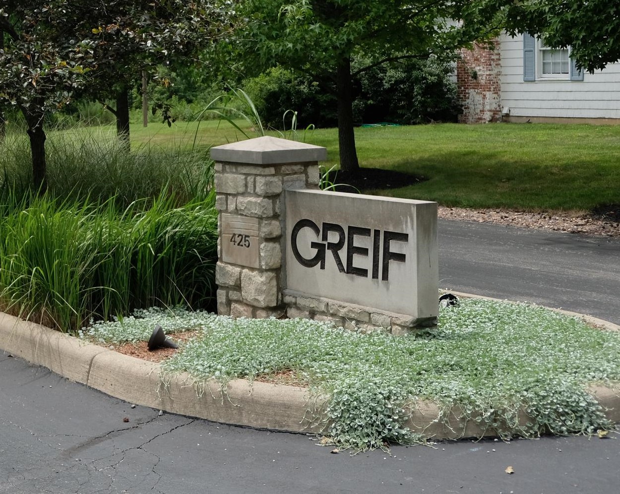 Greif signs its first sustainable financing agreement; receives best-in ...