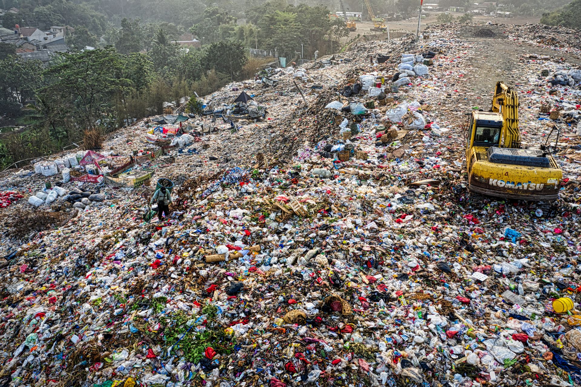 Sanitary landfill. Свалка мусора. Пластиковые свалки. Свалки пластикового мусора.