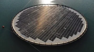 Solar flotante