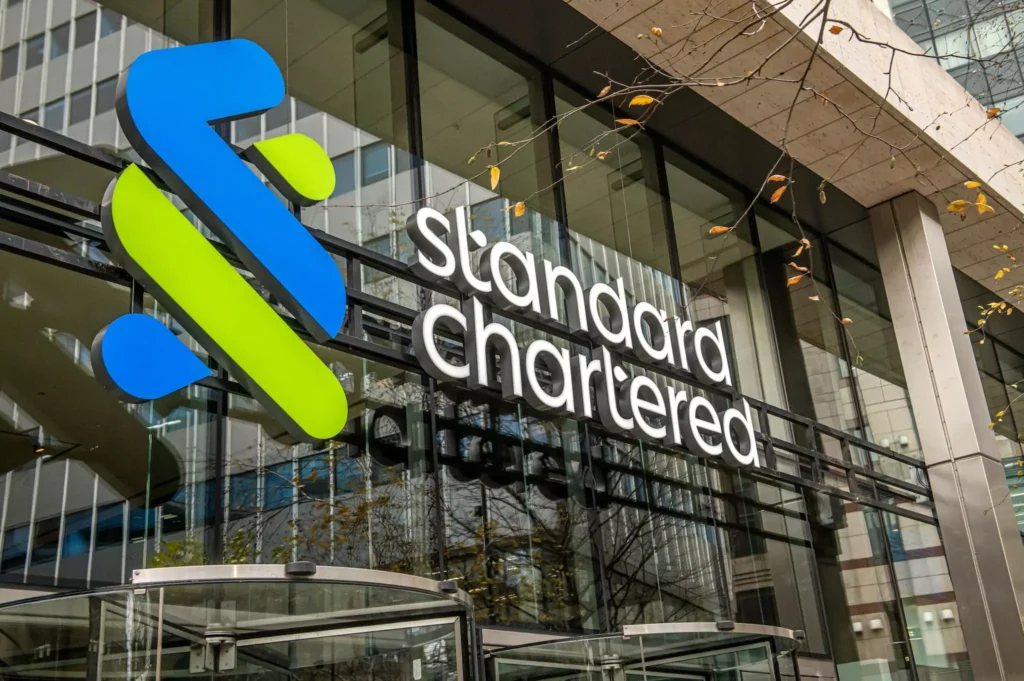 O Standard Chartered expandiu o escopo do seu relatório anual sobre remuneração justa para abranger um compromisso mais amplo com a diversidade, a igualdade e a inclusão.