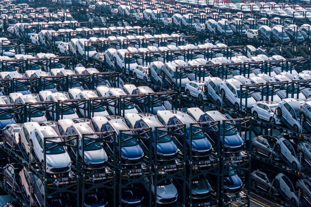 Der weltweite Verkauf von Elektroautos wird im Jahr 17 2024 Millionen erreichen, wobei bis 2030 eine starke Akzeptanz in China, den USA und der EU prognostiziert wird