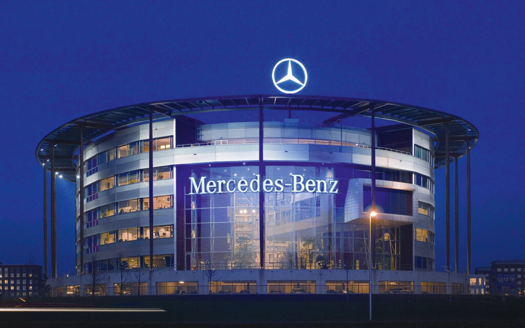 Mercedes-Benz Pioneers Sustainable Finance with First Green Auto Loan ABS in China, Raising €100 Million for BEV Loans