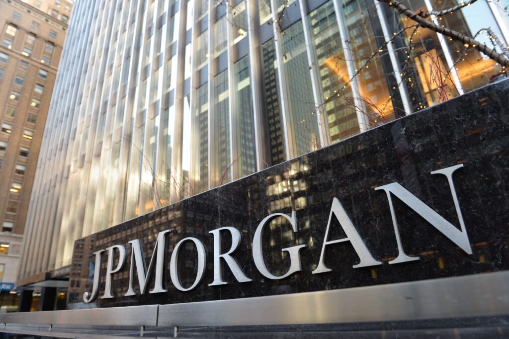 JPMorgan Discloses $1.29 in Green Energy Financing for Every Dollar in High-Carbon Energy