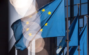 EU Commission Raises €7 Billion in EU Bonds, Including €3 Billion in Green Bonds