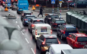 EU Reaffirms 2035 Ban on CO2-Emitting Cars Amid Industry Concerns