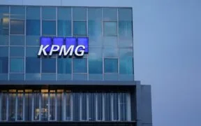 KGlobal CEOs Cut Economic Optimism, Boost AI and Hiring Plans: KPMG Survey