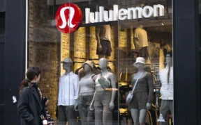 Lululemon расширяет производство бионейлона в партнерстве с ZymoChem для масштабирования устойчивых материалов