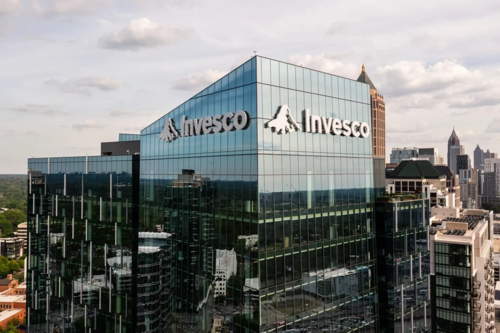 The People’s Pension Moves £28 Billion to Amundi and Invesco, Citing ESG and Sustainability Focus