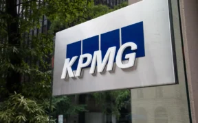 78 % des entreprises mondiales lient désormais la rémunération des dirigeants au développement durable, selon une étude de KPMG