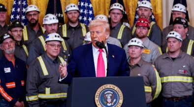 Trump geeft bevel om klimaatwetten van de staat te blokkeren die gericht zijn op het verminderen van het gebruik van fossiele brandstoffen
