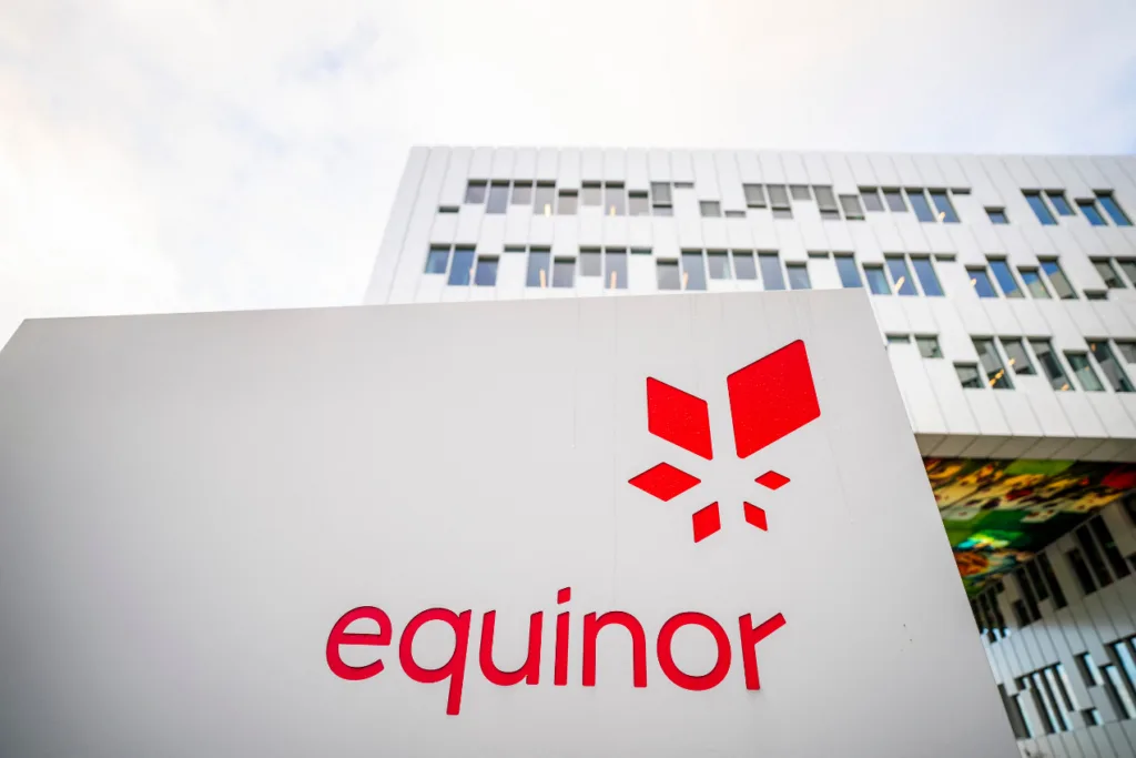 US Freezes $5B Equinor Offshore Wind Project Amid Clean Energy Backlash