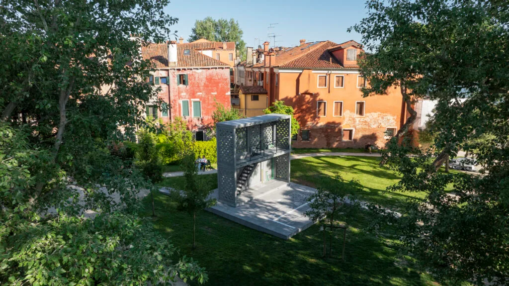 Holcim and ELEMENTAL Launch Biochar Concrete That Turns Buildings Into Carbon Sinks