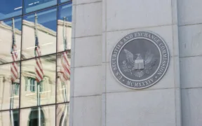 La SEC elimina las normas de divulgación de ESG y las propuestas de los accionistas a medida que se aceleran los retrocesos regulatorios