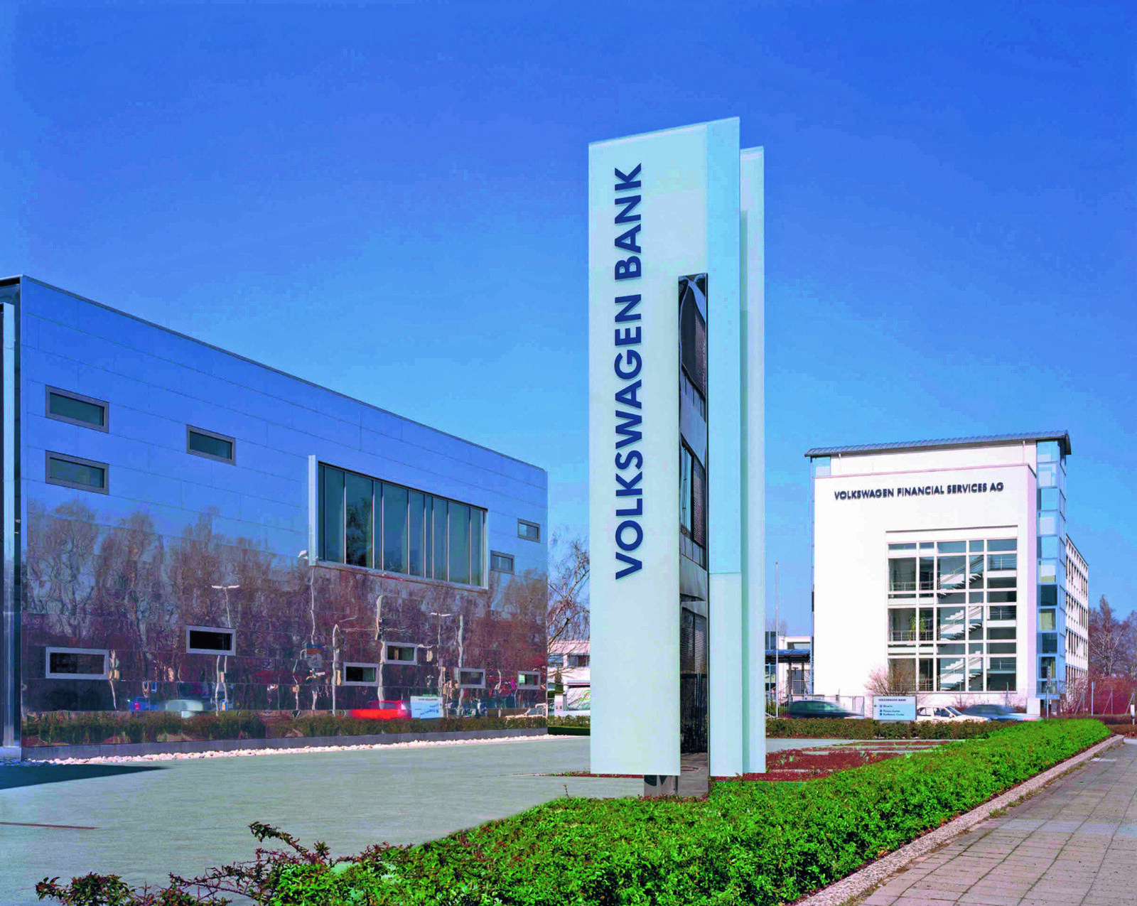 Volkswagen Bank Raises €1.5 Billion in First-Ever Green Bond to Boost EV Financing
