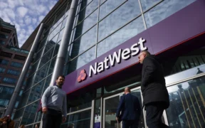 NatWest compromete £ 200 bilhões para expandir a estratégia de financiamento para o clima e a transição