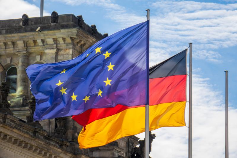 Image of EU Commission and German flags