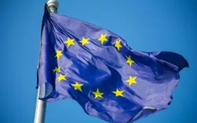 EU, US Finalize $750 B Energy Deal with $600 B in European Investments