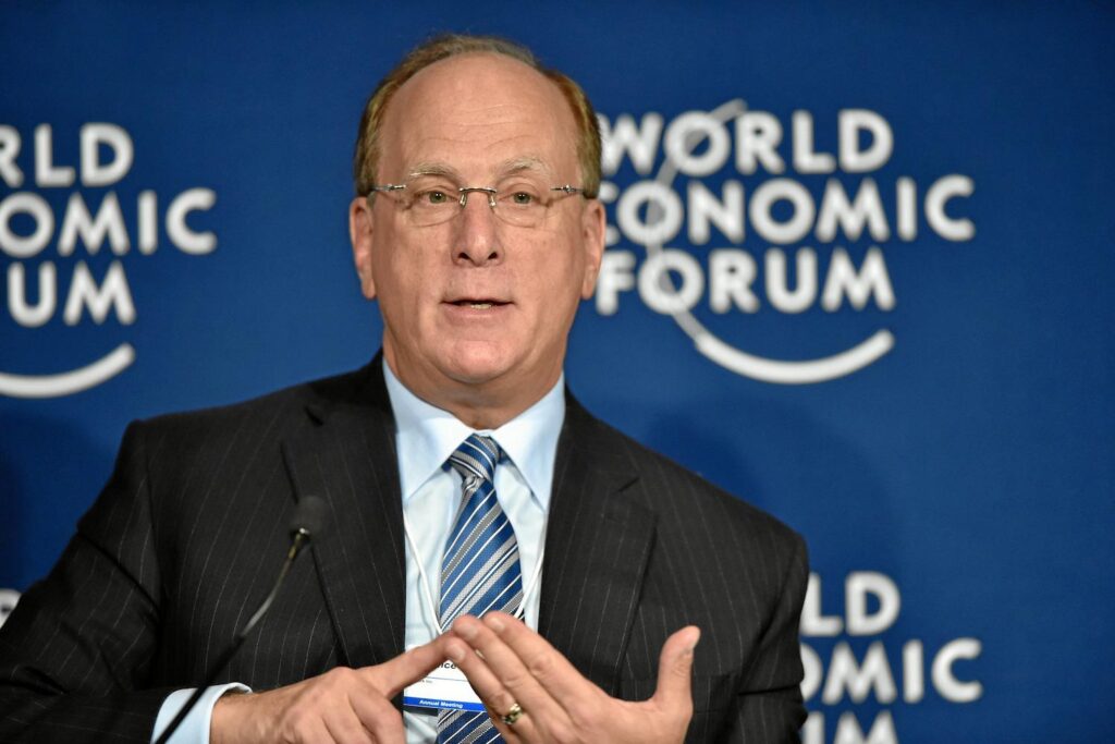 Larry Fink, da BlackRock, é nomeado copresidente interino do Fórum Econômico Mundial