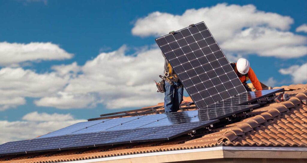 Proprietários de imóveis se aglomeram em energia solar antes do fim do incentivo fiscal federal