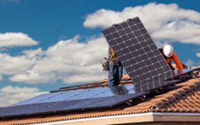 Homeowners Pile Into Solar Before Federal Tax Incentive Ends