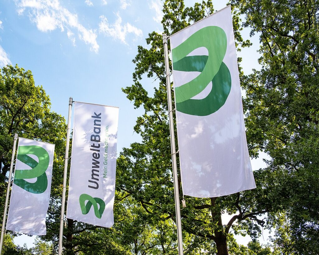 UmweltBank Expands Sustainable Investment Options with Green & Social Bond ETF