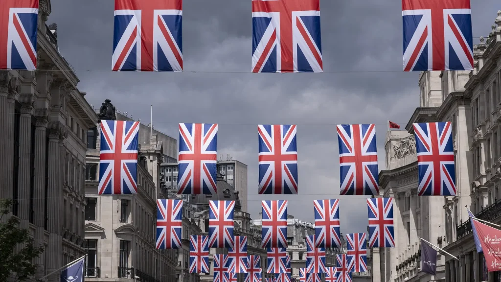 UK Signs Contracts for First Commercial Carbon Capture Projects