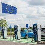 EU Carmakers Urge Softer CO₂ Targets, Greater Role for Hybrids and E-Fuels