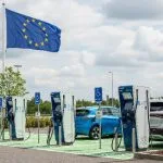 EU Carmakers Urge Softer CO₂ Targets, Greater Role for Hybrids and E-Fuels