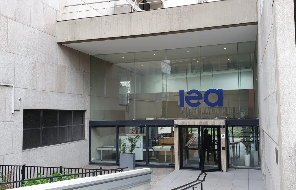 IEA Forecasts Renewables And Nuclear To Reach 50% Of Power Mix By 2030